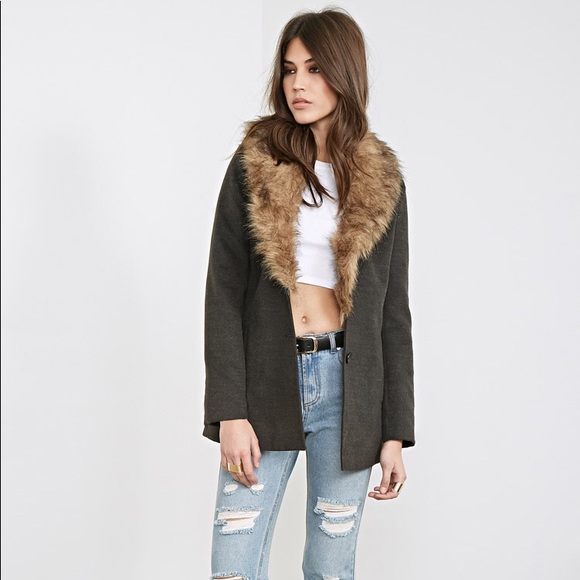 Forever 21 Jackets & Blazers - FOREVER 21 NWT Charcoal Heather Coat with Fur
